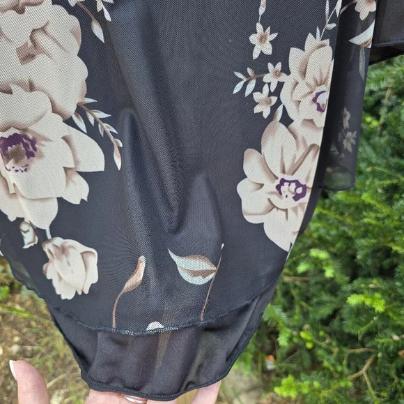 Floral Black Women's Top Sheer Sleeves Plus Size 1 - Picture 4 of 8